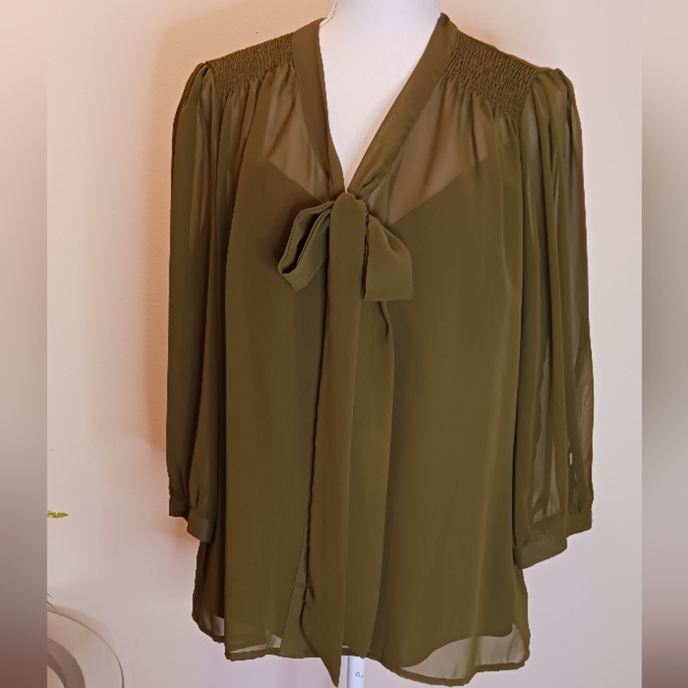 💰East 5th Avenue Blouse w/Camisole